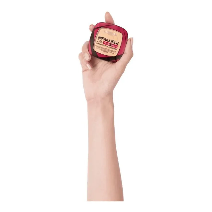 L'Oréal Paris Infaillible 24H Fresh Wear Foundation in a Powder